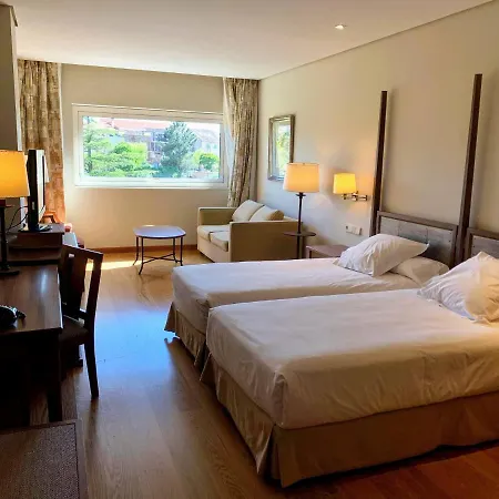 Hotel De 4*