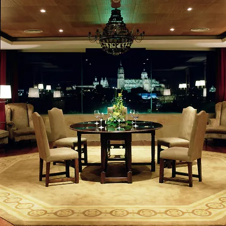 Hotel De 4*
