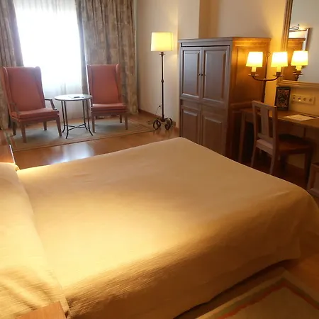 Ξενοδοχείο De 4*